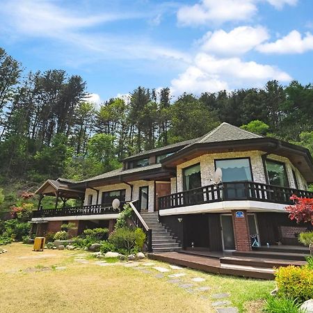 Gapyeong Yeheaden Pension Pocheon Rum bild